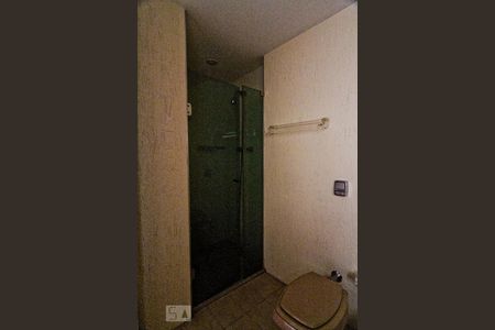 Apartamento à venda com 354m², 5 quartos e 4 vagasBanheiro da Suíte 2