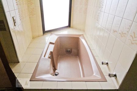 Apartamento à venda com 354m², 5 quartos e 4 vagasBanheiro da Suíte 3