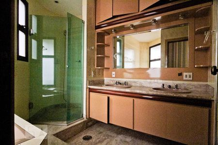 Apartamento à venda com 354m², 5 quartos e 4 vagasBanheiro da Suíte 3