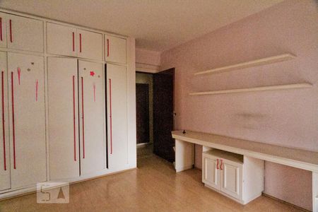 Apartamento à venda com 354m², 5 quartos e 4 vagasSuíte 2
