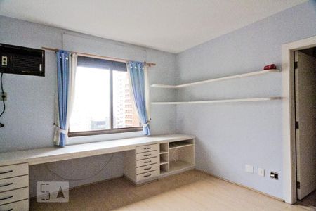 Apartamento à venda com 354m², 5 quartos e 4 vagasSuíte 1