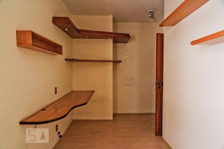 Apartamento à venda com 354m², 5 quartos e 4 vagasQuarto 2