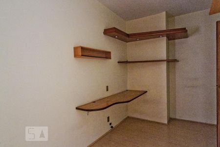 Apartamento à venda com 354m², 5 quartos e 4 vagasQuarto 2