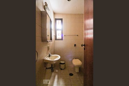 Apartamento à venda com 354m², 5 quartos e 4 vagasBanheiro de Serviço