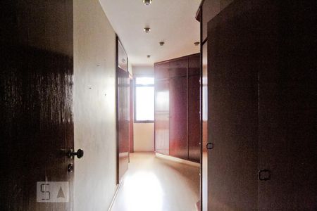Apartamento à venda com 354m², 5 quartos e 4 vagasCloset da suíte 3