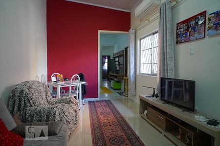 Sala 1 de casa à venda com 3 quartos, 330m² em Passo da Areia, Porto Alegre