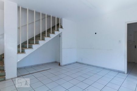 Casa à venda com 115m², 2 quartos e 4 vagasSala