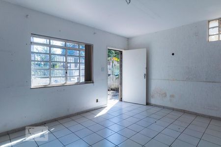 Casa à venda com 115m², 2 quartos e 4 vagasSala