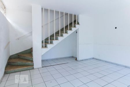 Casa à venda com 115m², 2 quartos e 4 vagasSala