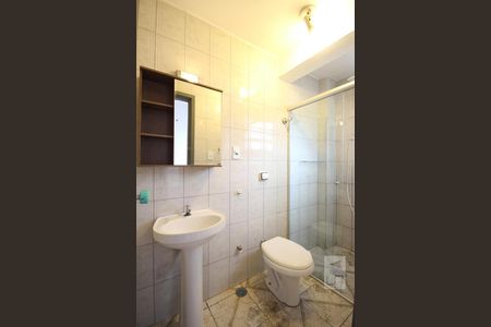 Banheiro de kitnet/studio à venda com 1 quarto, 28m² em Aclimação, São Paulo