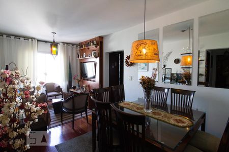 Apartamento à venda com 75m², 2 quartos e 1 vaga Apartamento à venda com 75m², 2 quartos e 1 vagaSala