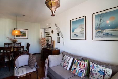 Apartamento à venda com 75m², 2 quartos e 1 vaga Apartamento à venda com 75m², 2 quartos e 1 vagaSala