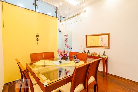 Casa à venda com 254m², 3 quartos e 3 vagas Casa à venda com 254m², 3 quartos e 3 vagasSala de Jantar