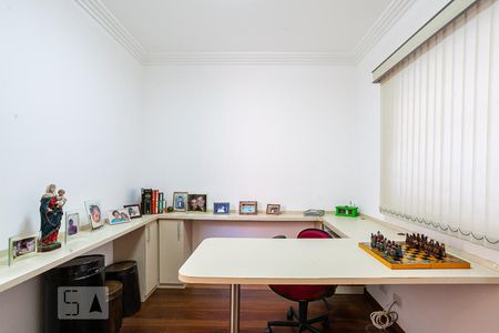 Casa à venda com 254m², 3 quartos e 3 vagas Casa à venda com 254m², 3 quartos e 3 vagasEscritório