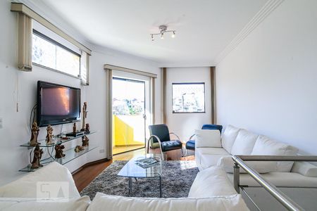 Casa à venda com 254m², 3 quartos e 3 vagas Casa à venda com 254m², 3 quartos e 3 vagasSala de TV