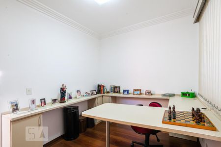 Casa à venda com 254m², 3 quartos e 3 vagas Casa à venda com 254m², 3 quartos e 3 vagasEscritório