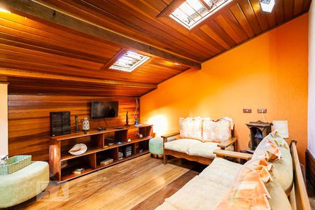 Casa à venda com 254m², 3 quartos e 3 vagas Casa à venda com 254m², 3 quartos e 3 vagasSala