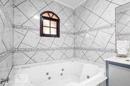 Casa à venda com 254m², 3 quartos e 3 vagas Casa à venda com 254m², 3 quartos e 3 vagasBanheiro da Suíte Master