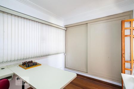 Casa à venda com 254m², 3 quartos e 3 vagas Casa à venda com 254m², 3 quartos e 3 vagasEscritório