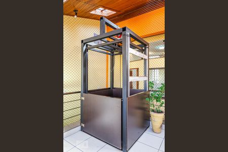 Casa à venda com 254m², 3 quartos e 3 vagas Casa à venda com 254m², 3 quartos e 3 vagasElevador de Acessibilidade