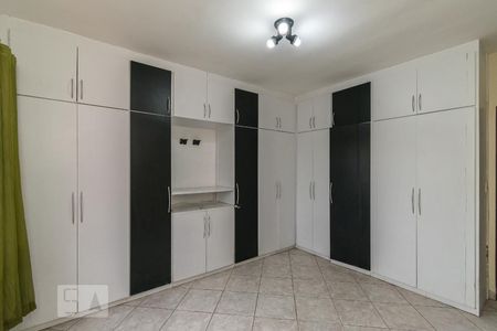 Casa para alugar com 149m², 3 quartos e 1 vagaSuíte - Armários