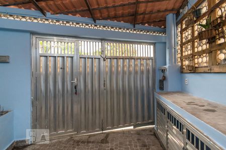 Casa para alugar com 149m², 3 quartos e 1 vagaVaranda e garagem - Portão