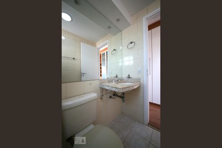 Apartamento para alugar com 92m², 2 quartos e 2 vagasSuíte - Banheiro 