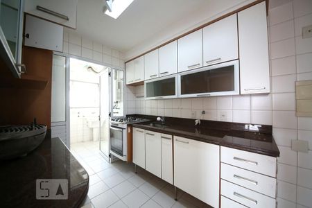 Apartamento para alugar com 92m², 2 quartos e 2 vagasCozinha