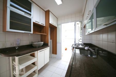 Apartamento para alugar com 92m², 2 quartos e 2 vagasCozinha