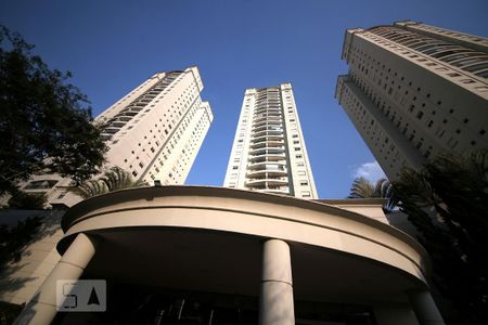Apartamento para alugar com 92m², 2 quartos e 2 vagasFachada 