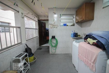 Casa à venda com 510m², 4 quartos e 7 vagasarea de serviço