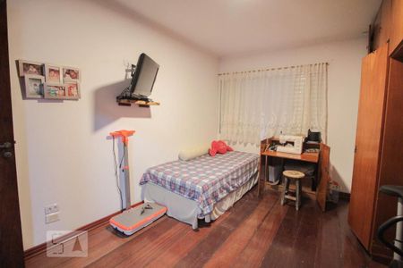 Casa à venda com 510m², 4 quartos e 7 vagasquarto 2