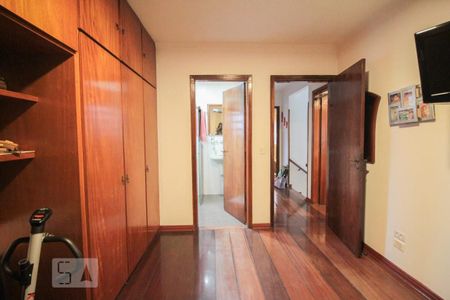 Casa à venda com 510m², 4 quartos e 7 vagasquarto 2