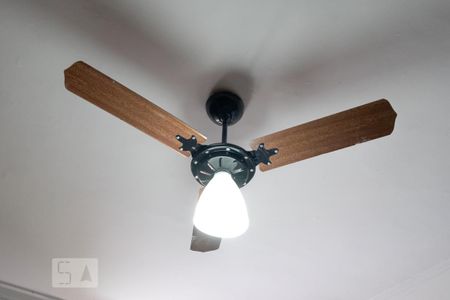 Casa para alugar com 392m², 6 quartos e 5 vagas Casa para alugar com 392m², 6 quartos e 5 vagasQuarto 1 casa dos fundos