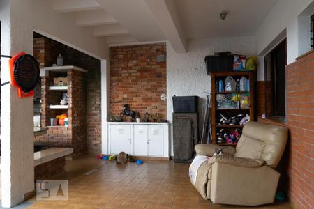 Casa para alugar com 392m², 6 quartos e 5 vagas Casa para alugar com 392m², 6 quartos e 5 vagasQuintal casa dos fundos