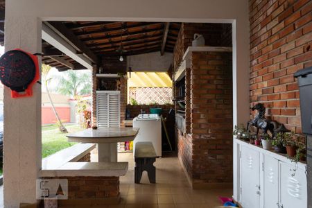 Casa para alugar com 392m², 6 quartos e 5 vagas Casa para alugar com 392m², 6 quartos e 5 vagasQuintal casa dos fundos