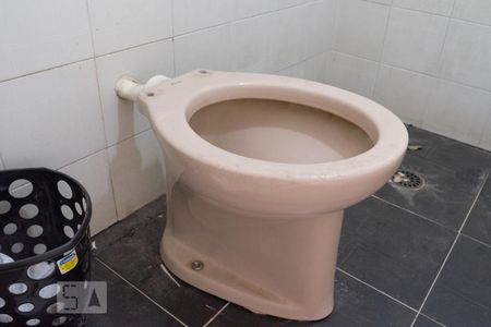 Casa para alugar com 392m², 6 quartos e 5 vagas Casa para alugar com 392m², 6 quartos e 5 vagasBanheiro porão