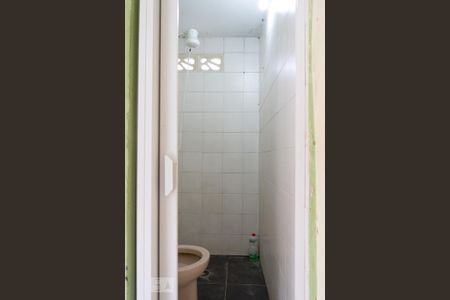 Casa para alugar com 392m², 6 quartos e 5 vagas Casa para alugar com 392m², 6 quartos e 5 vagasBanheiro porão