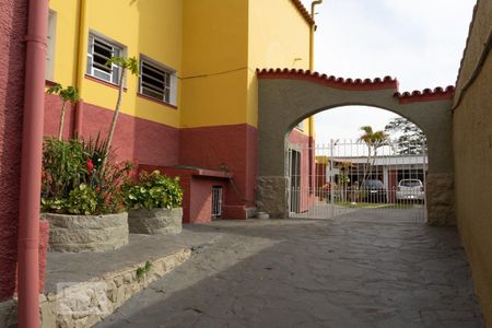 Casa para alugar com 392m², 6 quartos e 5 vagas Casa para alugar com 392m², 6 quartos e 5 vagasEntrada da garagem