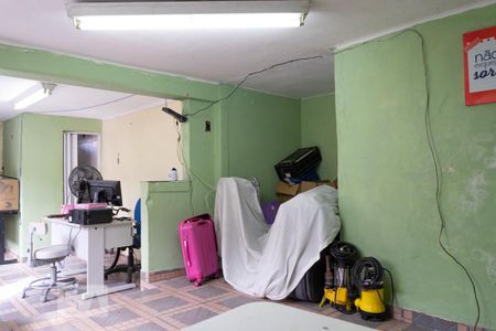 Casa para alugar com 392m², 6 quartos e 5 vagas Casa para alugar com 392m², 6 quartos e 5 vagasQuarto porão