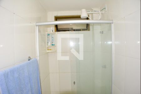 Banheiro de apartamento para alugar com 1 quarto, 36m² em Costa Azul, Salvador