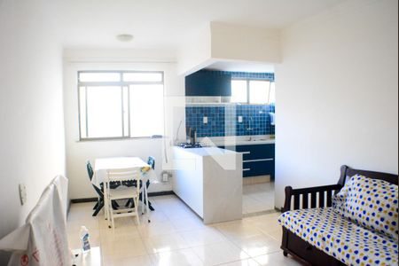 Sala de apartamento para alugar com 1 quarto, 36m² em Costa Azul, Salvador
