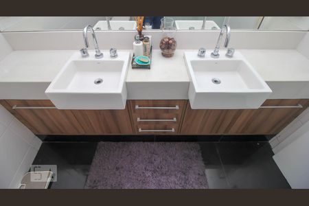 Casa para alugar com 200m², 3 quartos e 1 vaga Casa para alugar com 200m², 3 quartos e 1 vagaBanheiro 1