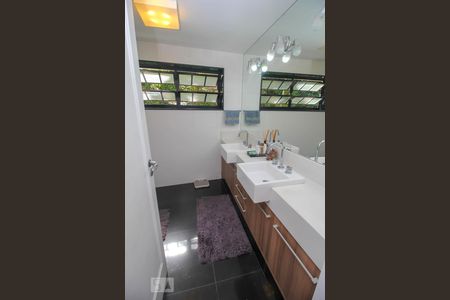 Casa para alugar com 200m², 3 quartos e 1 vaga Casa para alugar com 200m², 3 quartos e 1 vagaBanheiro 1