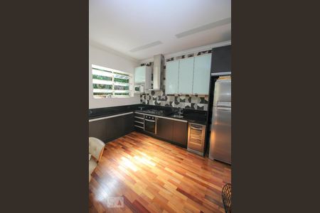 Casa para alugar com 200m², 3 quartos e 1 vaga Casa para alugar com 200m², 3 quartos e 1 vagaCozinha - Armários