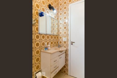 Casa à venda com 300m², 4 quartos e 2 vagasBanheiro da suíte