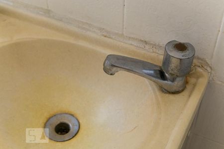 Casa à venda com 300m², 4 quartos e 2 vagasLavabo - Torneira