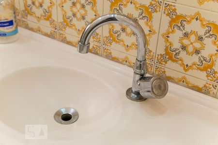 Casa à venda com 300m², 4 quartos e 2 vagasBanheiro Social - Torneira