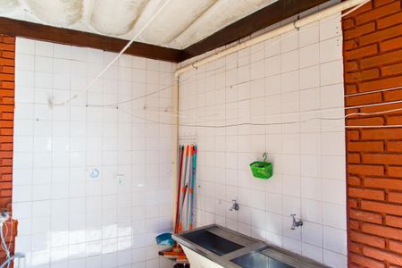 Casa à venda com 300m², 4 quartos e 2 vagasÁrea de serviço - Varal