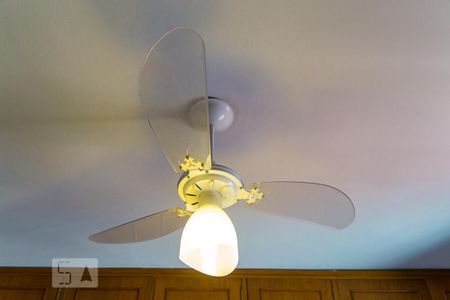 Casa à venda com 300m², 4 quartos e 2 vagasQuarto - Ventilador